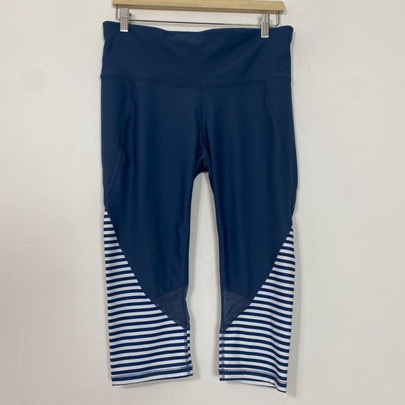 Xersion Women's Fitted Capri Legging Size Large Slate Blue & White Striped - Picture 2 of 7